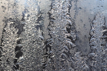  winter patterns on the glass