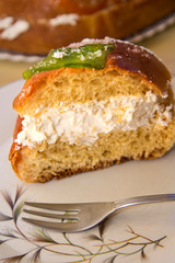 tasty cake of kings on the plate