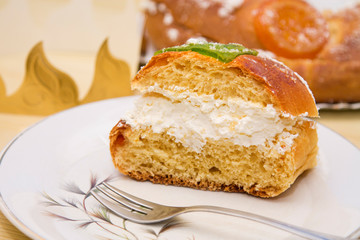 tasty cake of kings on the plate