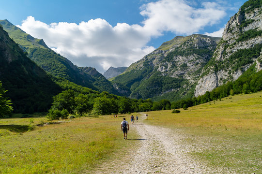 Vista dal sentiero 151 da Foce al lago di Pilato
