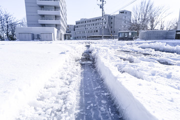Car roll texture on snow