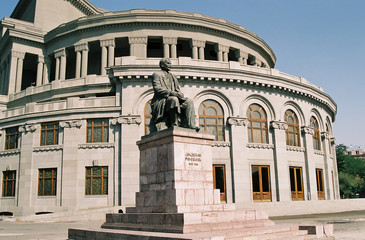 Opera and ballet Theatre.