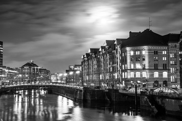 Fototapeta premium Speicherstadt at night in Hamburg