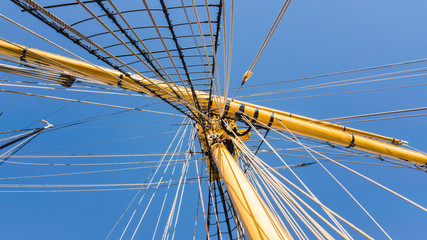 Mast, yard and shrouds of a sailing vessel