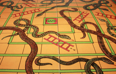 Obraz premium Vintage Antique Snakes and Ladders Board Game