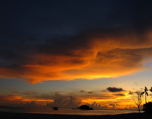 Naklejka na ściany i meble beutiful sunset in Maldives