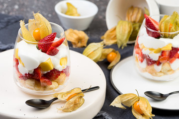 Trifle (mascarpone mousse with mango)