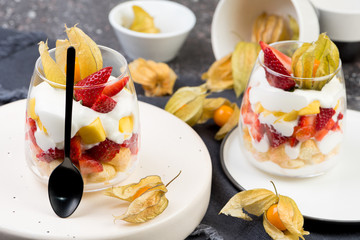Trifle (mascarpone mousse with mango)