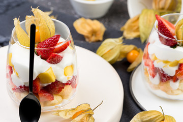 Trifle (mascarpone mousse with mango)