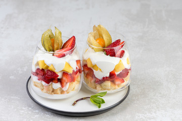 Trifle (mascarpone mousse with mango)