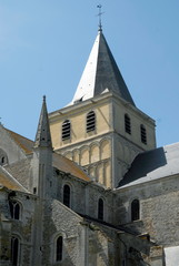 Fototapeta premium Clocher de l'abbaye de Cerizy-la-Forêt, perle de l’art roman, cette Abbaye fut fondée en 1032, département de la Manche, France 