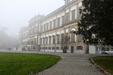 Fototapeta premium AUTUNNO IN VILLA REALE A MONZA, LOMBARDIA, ITALIA