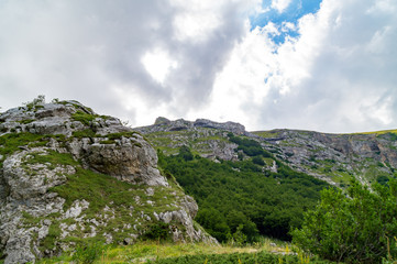 Fototapeta na wymiar Escursione sui monti sibillini