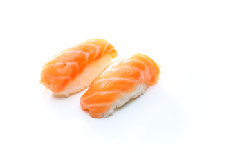 Sushi nigiri z łososiem. Sushi na białym tle. - obrazy, fototapety, plakaty