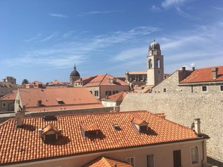 ドゥブロヴニク旧市街のオレンジ屋根の街並み