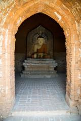 Naklejka premium Buddhastatue (Bagan)
