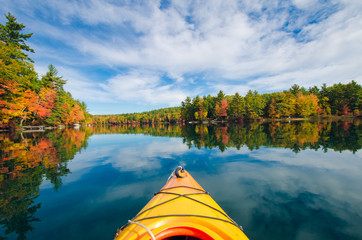 Kayak on Fall Lake - obrazy, fototapety, plakaty