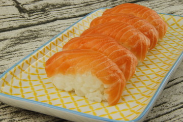Sushi saumon	