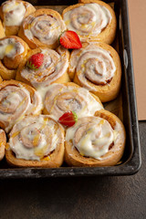 Cinnamons with cheese cream