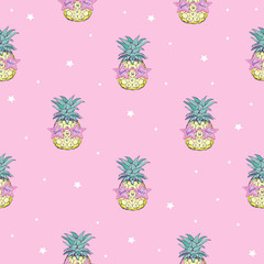 Cute seamless print with pineapples