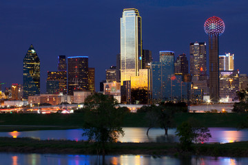 Fototapeta na wymiar Downtown Dallas Texas skyline at night