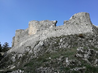 Roccamandolfi - Castello medioevale