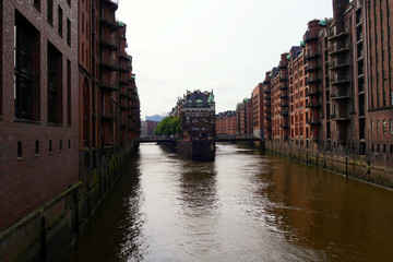 Naklejka premium canal in hamburg