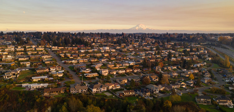 North Tacoma Residential Homes on Hillside Mount Rainier