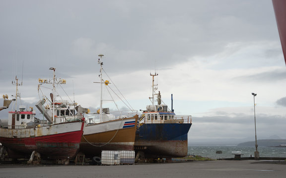Schiffe im Trockendock am Hafen von Keflavik - Reykjanes-Halbinsel / Island