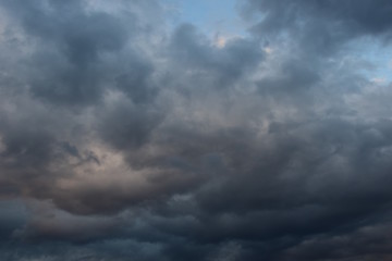 Regenwolken verziehen sich - Textur - Hintergrund