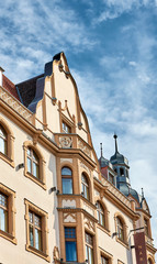 Historische Jugendstil-Fassade in Karlovy Vary, Tschechien