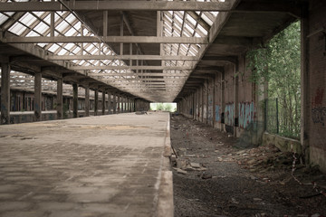 verlassener Bahnsteig