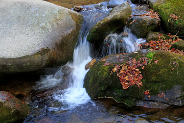 Fototapeta na wymiar rock and creek