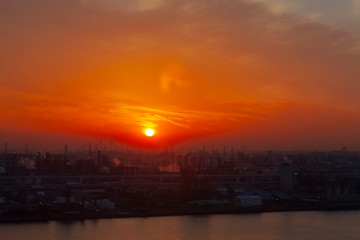 Fototapeta premium 東京湾 夜景 夕日 産業地帯