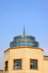 Fototapeta na wymiar Building in the blue sky background