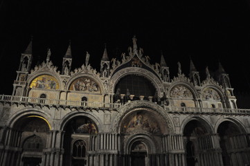 Naklejka premium Venice Italy Canal Lit Up At Night San Marco Square
