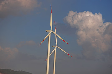 Turkey / izmirde r&uuml;zgar t&uuml;rbinleri