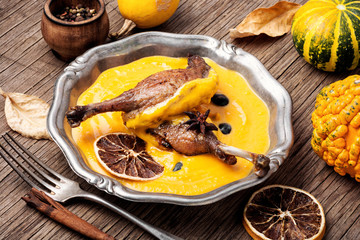 Duck legs in pumpkin puree