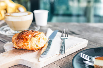 Bread crisp with hot coffee