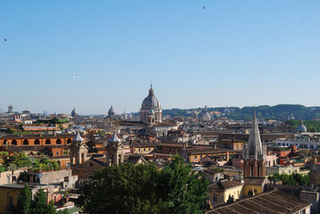 Obraz premium City view of Rome from Viale della Trinità dei Monti