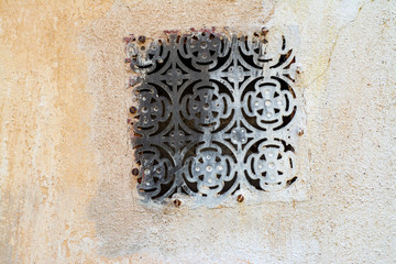 Ventilation window taken openwork lattice