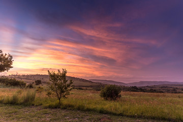 Naklejka premium Sonnenuntergang im Craddle of Human Kind in Südafrika