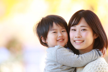 笑顔の親子