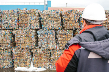 Waste processing plant. Technological process for acceptance, storage, sorting and further...