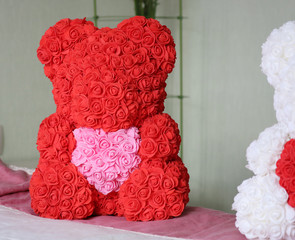 bear of roses with heart