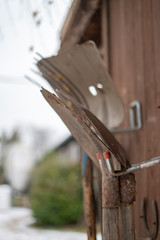 Pferdestall Mistgabeln und Schaufeln 