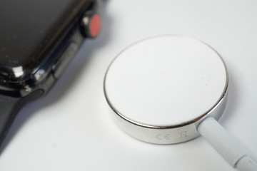 スマートウォッチの充電器