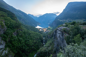 Geiranger Fjord bei Nacht