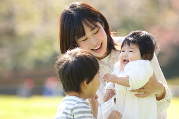 笑顔の親子