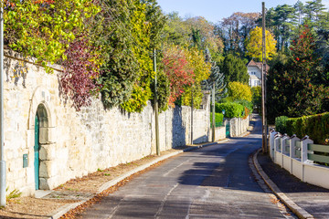 Small street and houses in Auvers-sur-Oise